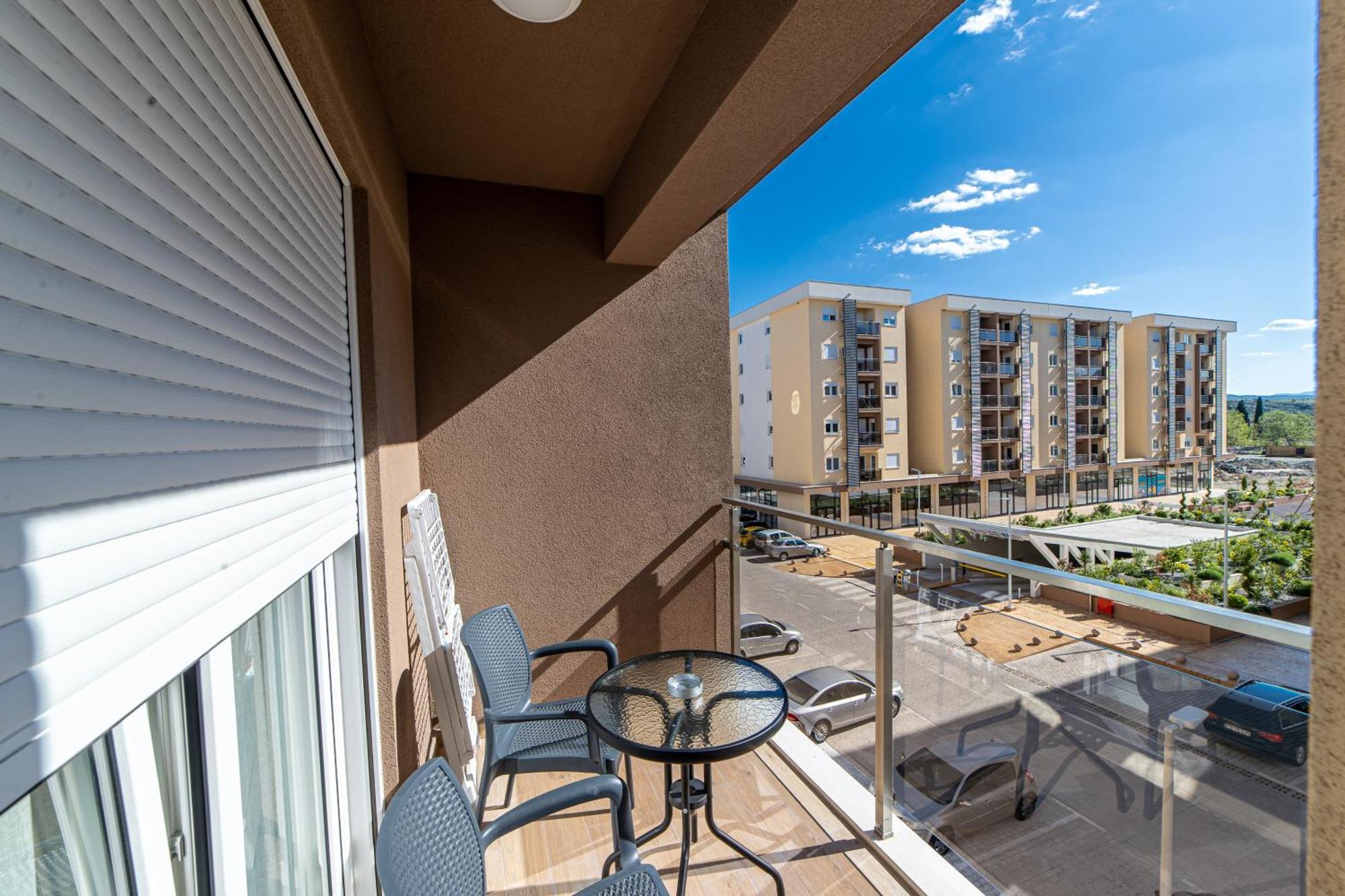 New Luxury Apartment